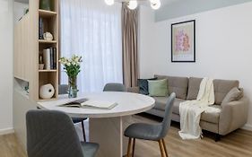 Cozy Garden Studio - Free Parking - Avangarde Spa Available Separately